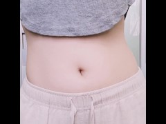 大奶亚洲大学生喜欢玩肚脐，每天都要肚脐高潮 - Screenshot 4 of 16 - Belly Button Licking