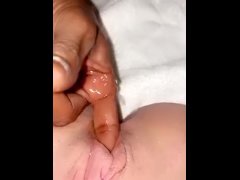 FIRST TIME SQUIRTER - Screenshot 4 of 16 - Squirting Orgasm