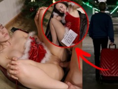 Секс на колесиках лежал под елкой. Голый подарок 2023 для всех