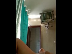 مزه سكسي بتكلم الفحل إلي بينيكها في مكالمة فيديو