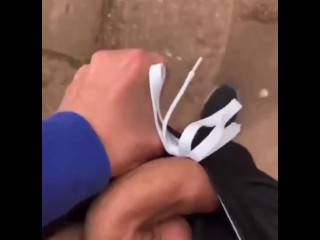 Caminando Por La Calle Con La Verga Fuera