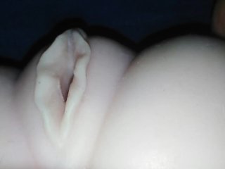 Papá solo necesita correte dentro de ti, ser una buena chica mientras te toca muñeca sexual