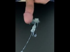 男一人でオナニーしている　射精もあり - Screenshot 15 of 16 - Handjob