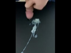 男一人でオナニーしている　射精もあり - Screenshot 16 of 16 - Bukkake
