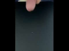 男一人でオナニーしている　射精もあり - Screenshot 5 of 16 - Handjob