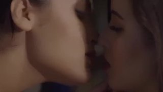 Indische lesbische kussen