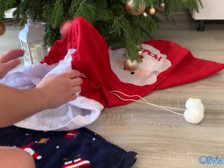 Christmas alone with stepsis! Cum on her face is my gift!