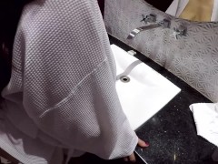 Esposa rabuda gostosa sendo fodida com força em um quarto de motel gemendo muito