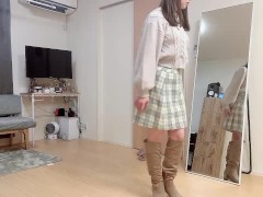 彼女がまた2足目のブーツ披露してきたから褒めながら触りまくったら紐パンに変わってたから脱がす-素人カップル/個人撮影/リアル - Screenshot 2 of 16 - Amateur