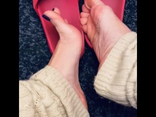 Slides and hot milf feet, legwarmers, perfect nails, and wrinkles included! Foot fetish