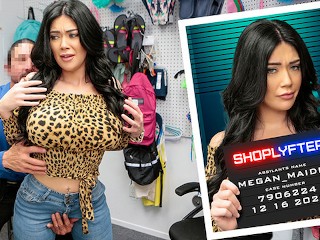 泥棒ステップシスター:「ステップブロ、私を行かせてください、私は何でもします」-shoplyfter