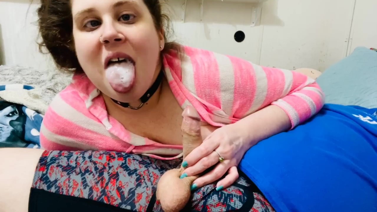 Cum Salope Donne Branlette Pour SA Dose Quotidienne De Sperme  
