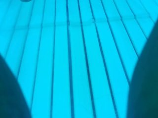 CHALEUR 🥵 Je me touche la chatte pendant ma séance d'UV !