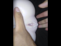 Coño cremoso viscoso y de clítoris erecto - muñeca sexual