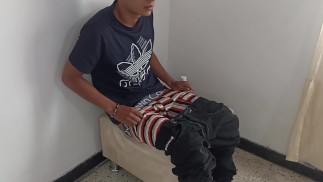 трахаю своего двоюродного брата в комнате