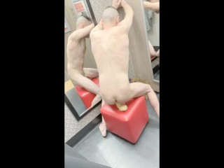 Ficken Sie Meinen Hurenarsch in Einer Umkleidekabine Zu Weihnachten