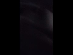 Me dijo que apague la luz para que nadie nos vea