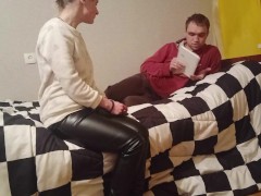 Готова на все ради сдачи екзамена - Screenshot 1 of 16 - Anal