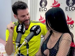 Video EloPodcast showing him ass in a horny interview with Ambar Prada