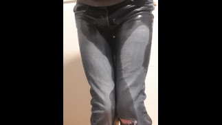 feels great to wet my jeans!!