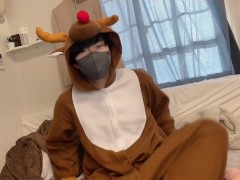 【SEXオナ】トナカイコスをした男の子が全力で腰振りオナニーして大量射精してしまった！　大型オナホ　オナホール　個人撮影　セックス　SEX　高速ピストン　女性向け　男性向け　大量射精 1/16