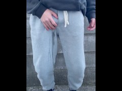 【#1】I can't stand peeing in front of my girlfriend before a date and I leaked