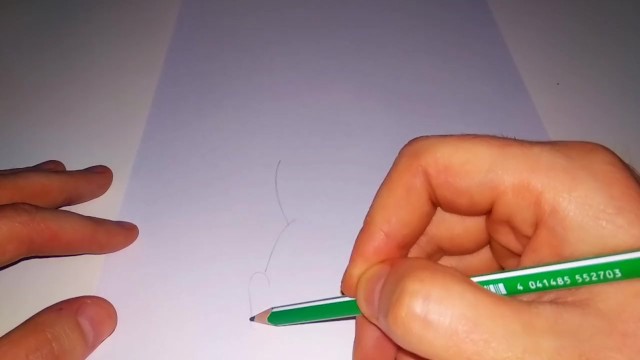 Японка показывает, что у нее под юбкой