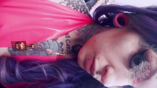 Sissy lavage de cerveau AMSR Chuchotement Latex Femdom Arc-en-ciel cheveux tatoué Mistress Suicide girl Slave Dominati