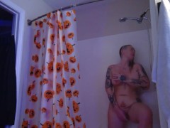 WET & WILD - Screenshot 15 of 16 - Mom