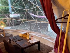 グランピング旅行後にテントの中でバレないようにセックスしたら興奮しすぎて連続イキする素人カップル　野外露出 投稿 ハメ撮り 個人撮影 声我慢 イキまくり 変態 手コキ おっぱい 美乳 巨乳 えむゆみ 3/16