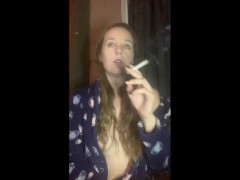 Sexy Smoking - Screenshot 14 of 16 - Cute Smoker
