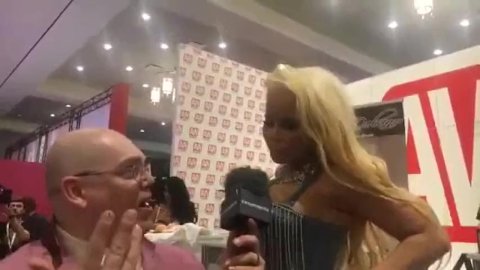 Nikki Delano with Jiggy Jaguar AEE 2020 Las Vegas NV