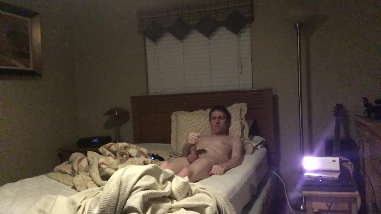 Garoto de Kansas City Rune K.C. batendo punheta de novo para todas as suas  vadias