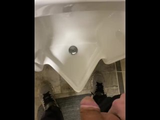 messy, amateur, pissing, urinal