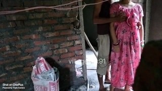 Pink jurk vrouw seks door haar lokale vriend (officiële video door villagesex91)