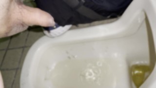 [Pissing] short and small phimosis cock pee video in Japanese style toilet