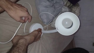 Comprei esta lâmpada para usá-la para gravar mais vídeos de pés e bunda.
