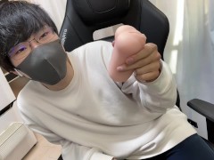 メガネ男子が性欲まる出しでオナニーしてしまい、情けなくも大量射精してしまう♡　個人撮影　大量射精　女性向け　男性向け　自慰　外だし　ぽっちゃり　草食系男子　オナホール　オナホ　手コキ - Screenshot 1 of 16 - 手コキ