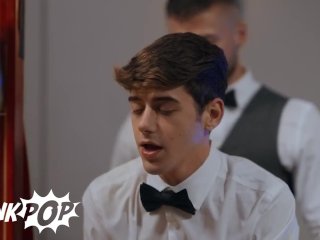 Twink Pop - Joey Mills Gets His Big Dick Sucks By Devy While Making Pop Corn For The Customer screenshot number 1