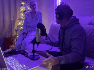 😈🍓The stepson sweetly fucked a wet, insatiable stepmom for interfering in a video game stream