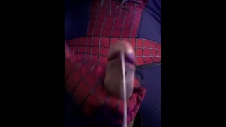 La gran carga de 1 día de spidey (spiderman se corre)