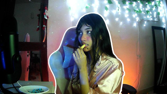 ASMR I like to play with my mouth, would you like to play with mine? ✿