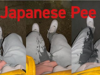 Japanse HENTAI Kan Het Buiten Niet Uitstaan En Plast Veel ♡ Schattige Jongen