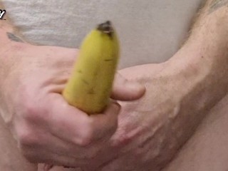 Guyはバナナをファック