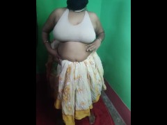 Video Indian Sneha Thumka lagai Dance at home in Sharee