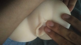 девушка с симпатичной киской - секс-кукла