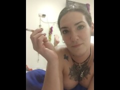 Fetish girl smoking. 🫀06