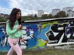 Трахнул красотку в кустах - Screenshot 2 of 16 - Real Public Sex