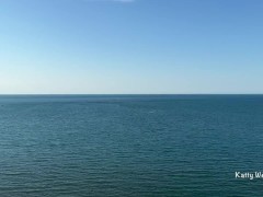 Красотка с классной задницей поднимается в горы чтобы мастурбировать - Screenshot 2 of 16 - Public