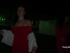 Две девки писают на публичной набережной на пляже - Screenshot 1 of 16 - Orgasm